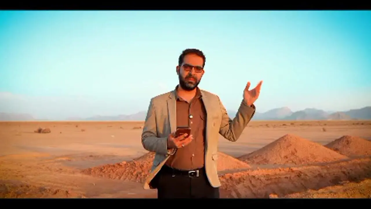 فیلم / واقعیت جاده آسفالت شده در محل فرود هواپیماهای امریکایی داخل دشت مهیار اصفهان چه بود ؟! / با سفارش امریکایی ها ساخته شده بود یا ...