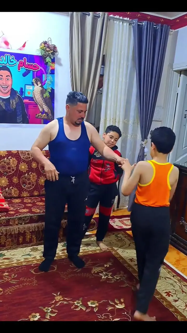 فیلم / شوخی دردناک 2 پسر بچه با پدر جوان 