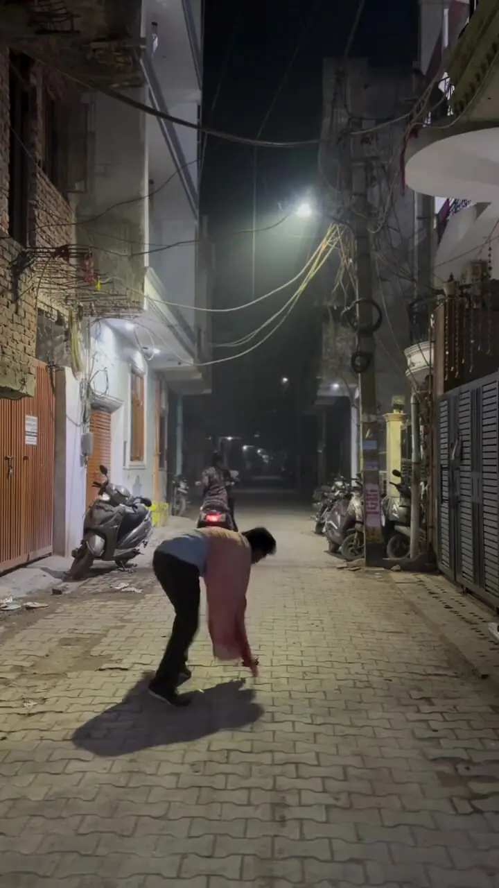 فیلم / سرقت موتورسیکلت توسط 2 دخترجوان 