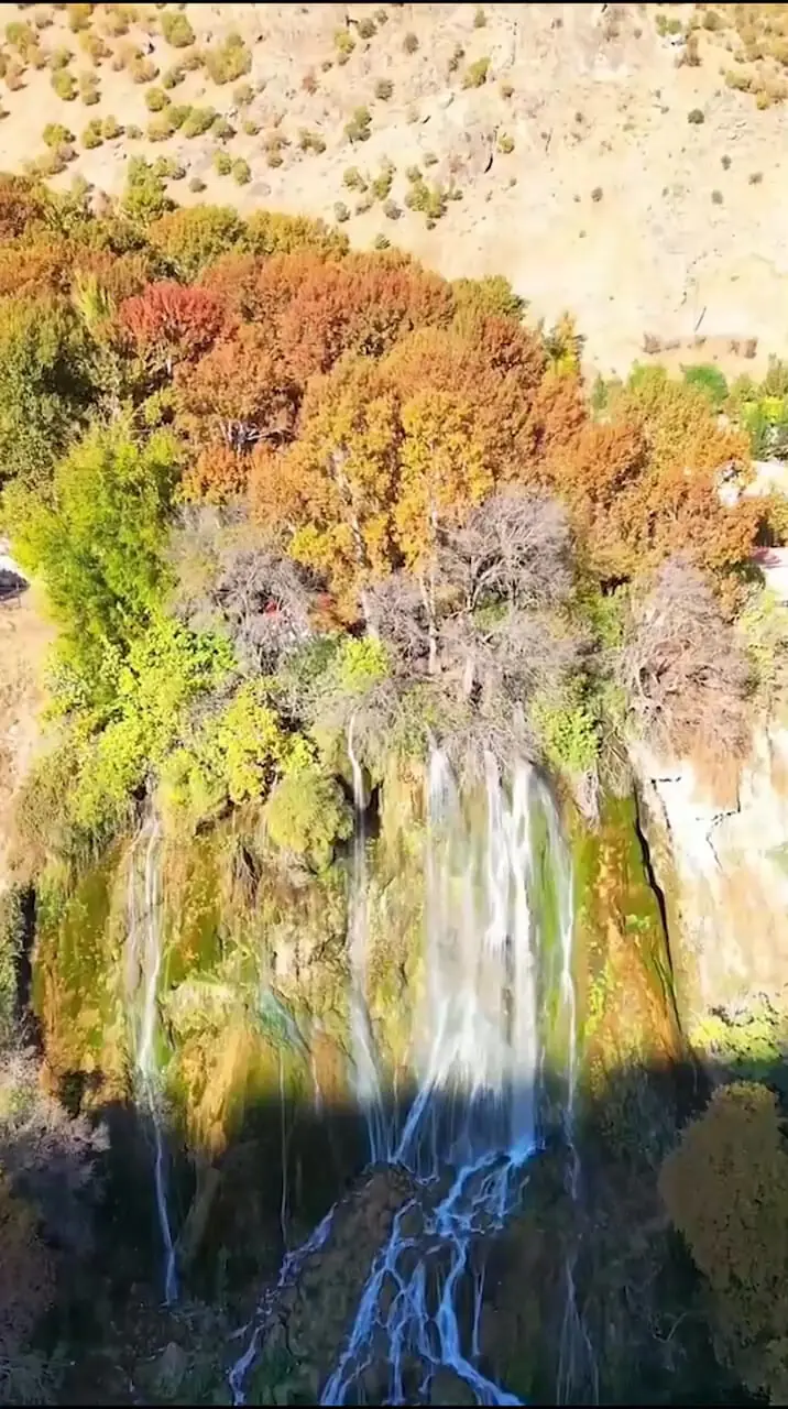 عظمت و زیبایی محسور کننده آبشار بیشه لرستان