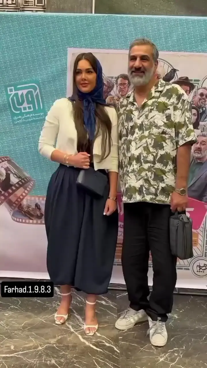 فیلم کلافه شدن الناز خانم همسر محمد نادری از حضور در اکران مردمی کلینیک رویا / عاشقانه های محمد نادری و همسرش روبروی دوربین