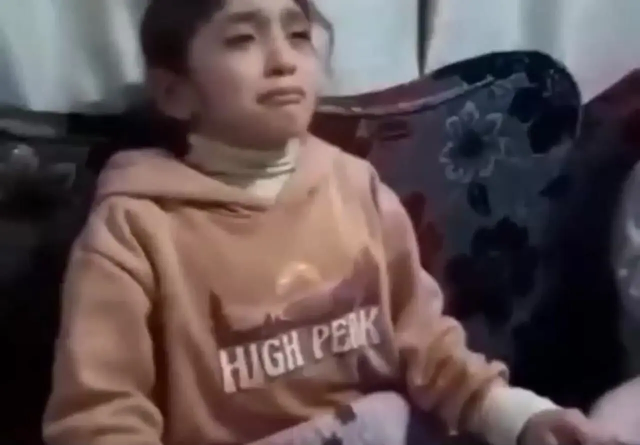 فیلم / بازداشت مادری  که فیلم خوراندن فلفل تند به فرزندانش را پخش کرد / برای فالور داشتن بچه هایش را فدا کرد