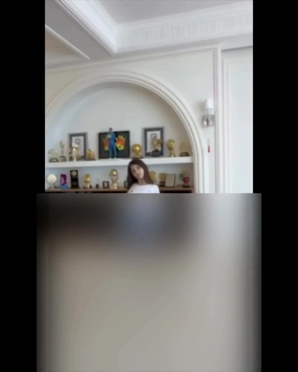 فیلم/ چالش رقص دختر علیرضا بیرانوند با آهنگ جام جهانی شکیرا / اکرم بانو فیلمبرداری کرد