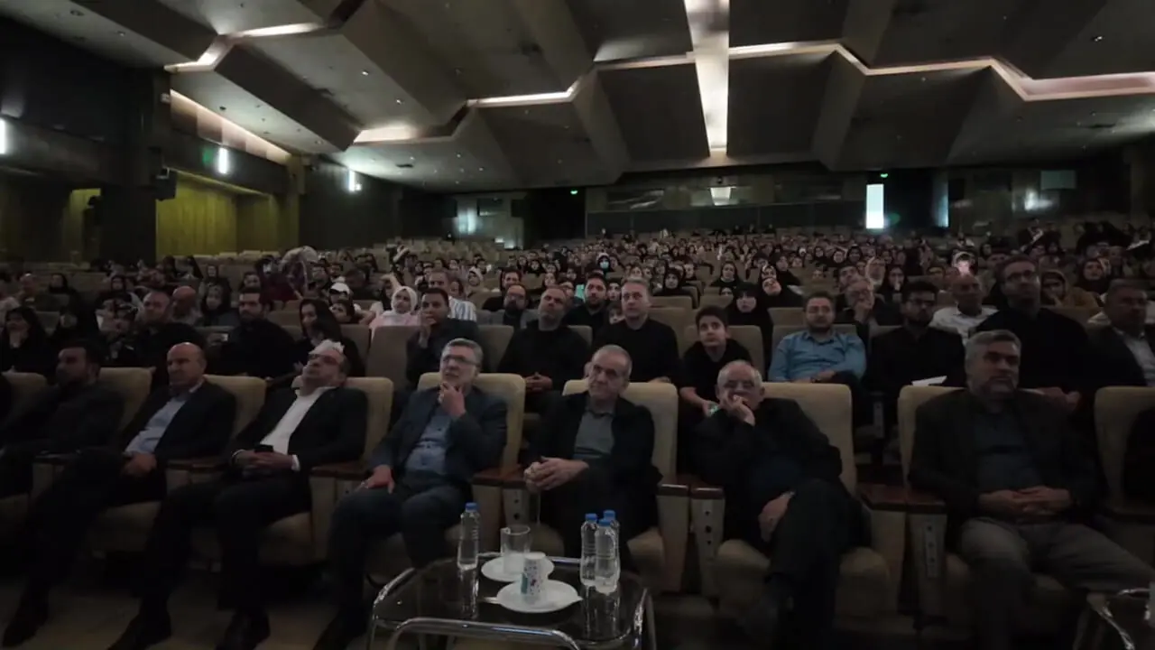 اکران خصوصی فیلم «نیم ‌شب» با حضور رئیس‌ جمهور پزشکیان برگزار شد