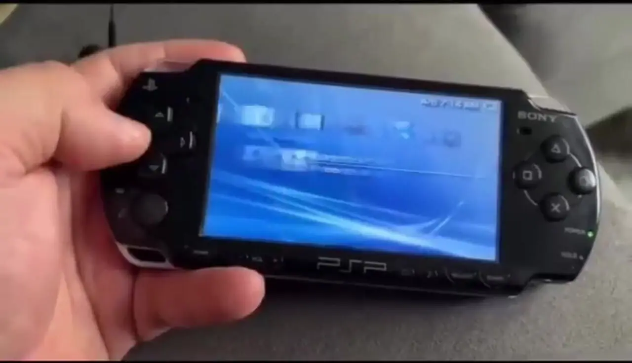 سرعت رابط کاربری کنسول دستی PSP + فیلم