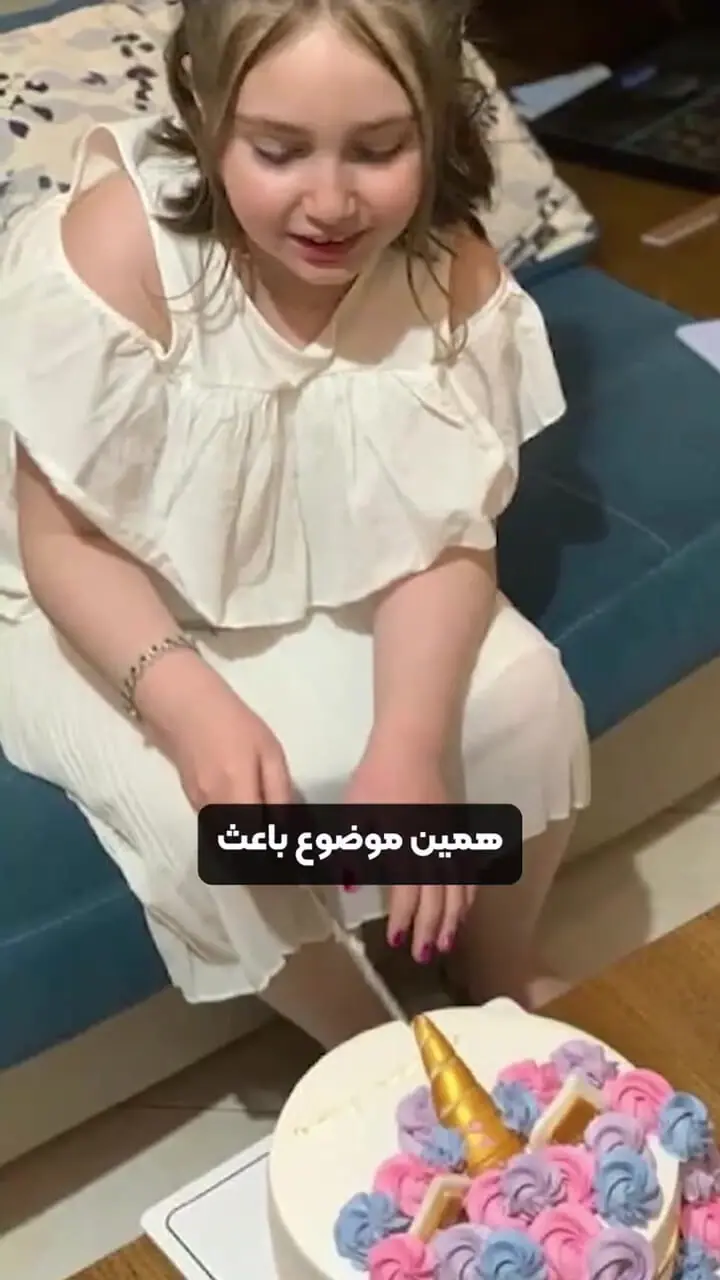 فیلم/ زیبایی فرشته وار دختر بیژن بنفشه خواه در صدر اخبار شبکه های مجای / لقب ملکه زیبایی ایران را گرفت