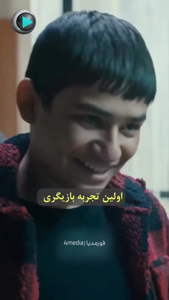 فیلم / از خوانندگی در عروسی‌های شیراز تا بازی کنار پریناز ایزدیار؛ سینان محبی چگونه پدیده فیلم «زن و بچه» شد؟ + ویدیو