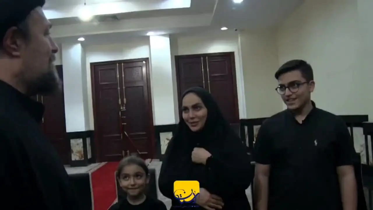 دیدار یادگار امام با خانواده‌های شهدای پاکدشت در شب عاشورای حسینی