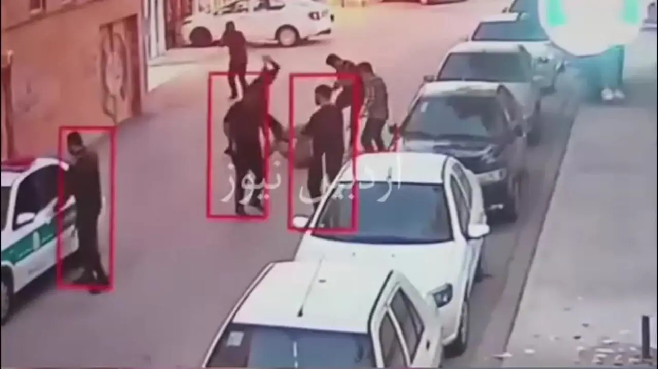 فیلم  جسارت قمه کش های اردبیلی جلوی پلیس / اگر شلیک های بموقع نبود مردی کشته می شد / حاوی صحنه های دلخراش