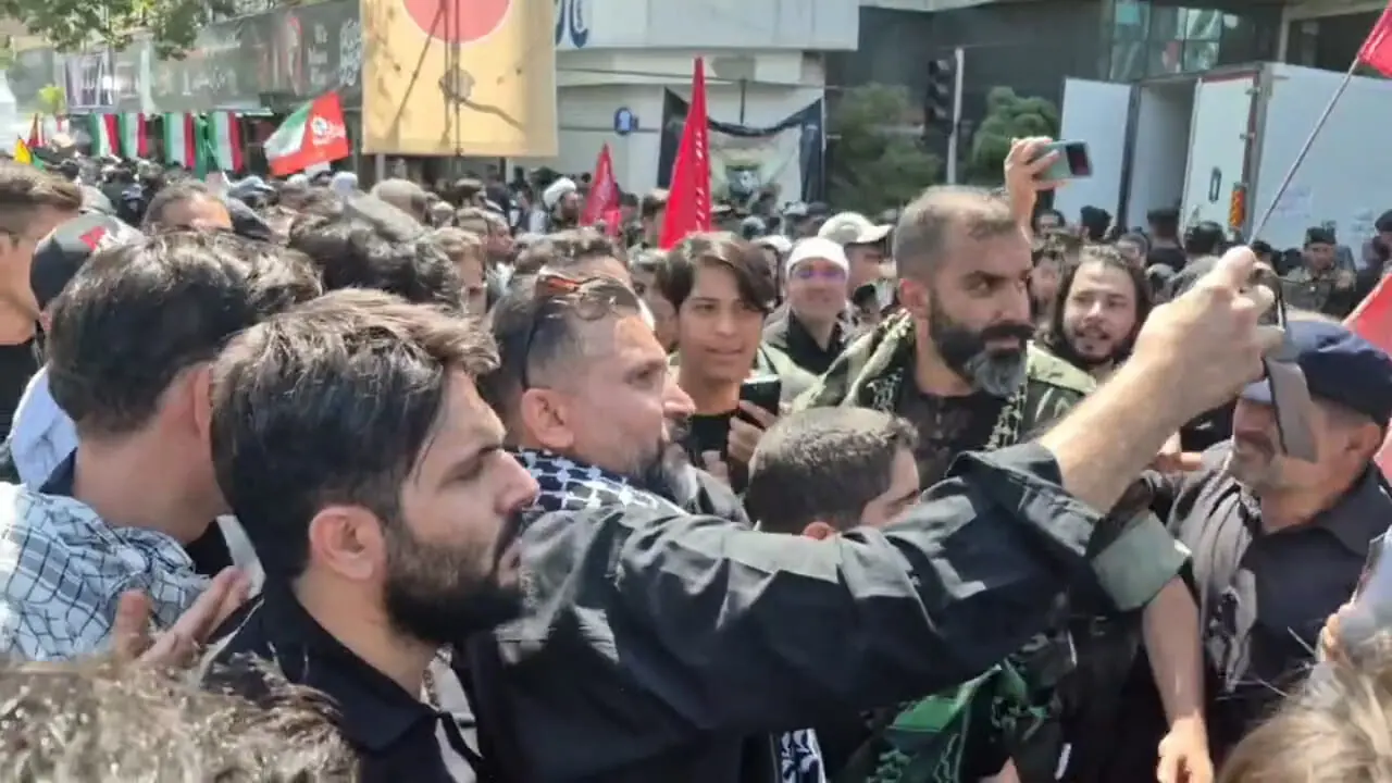 حضور سعید جلیلی در مراسم اقامه نماز بر پیکر رهبر شهید انقلاب
