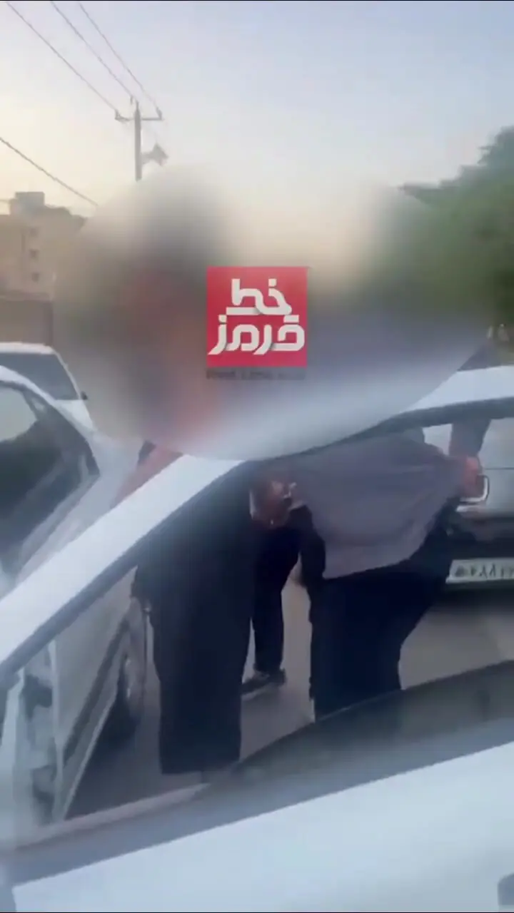 فیلم عجیب ترین محل جاساز گوشی های سرقتی  در کاپوت خودرو / با تیزهوشی پلیس فاش شد