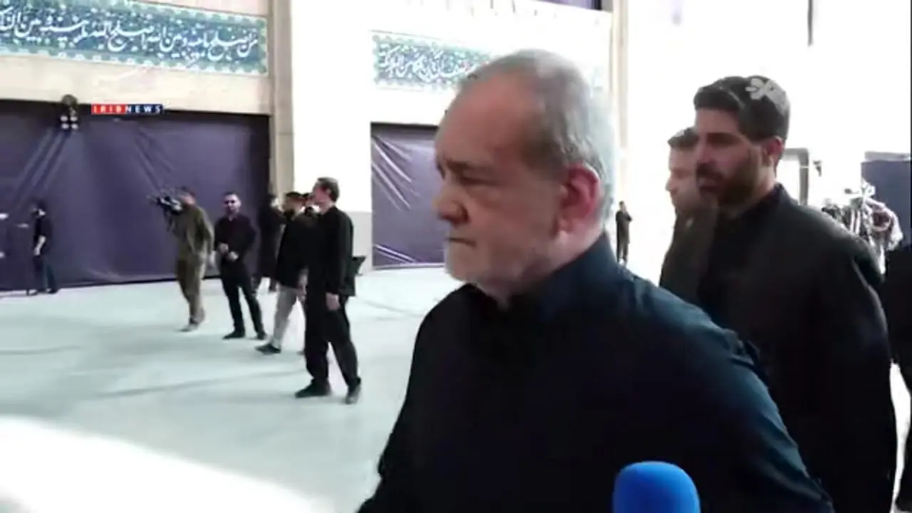 پزشکیان: قول می‌دهم راه امام شهید را ادامه دهم / امیرحاتمی فرمانده ارتش: یقه کسانی که رهبر ما را شهید کردند رها نخواهیم کرد + فیلم