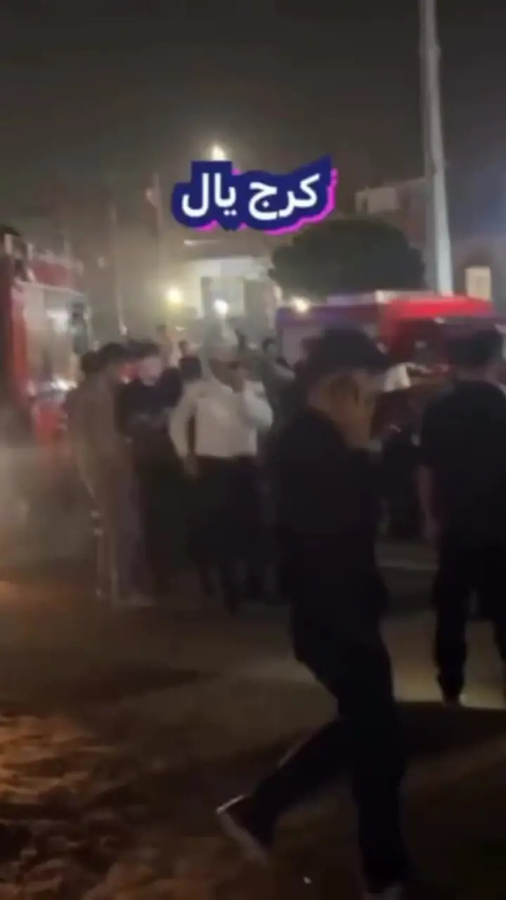 فیلم صحنه واژگونی هولناک یک کامیون پس از برخورد با چند خودرو در میدان طالقانی کرج