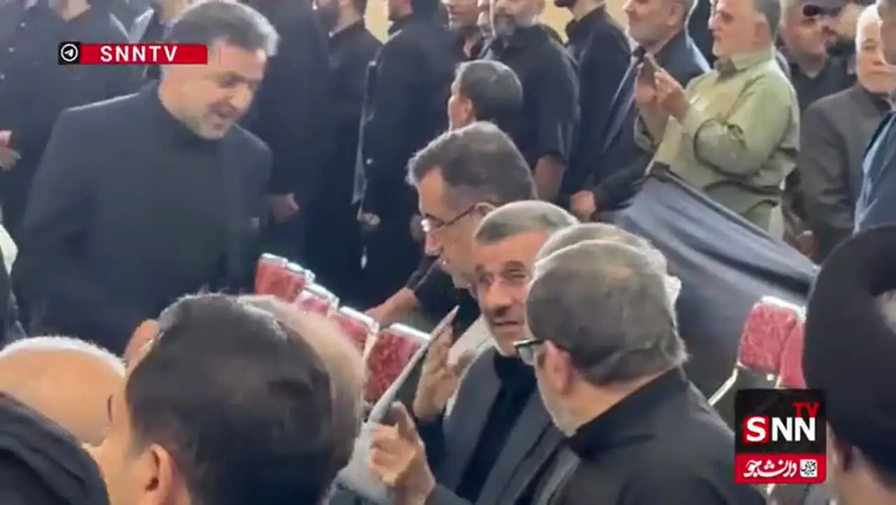 فیلم حضور محمود احمدی نژاد در مراسم گرامیداشت رهبر شهید انقلاب