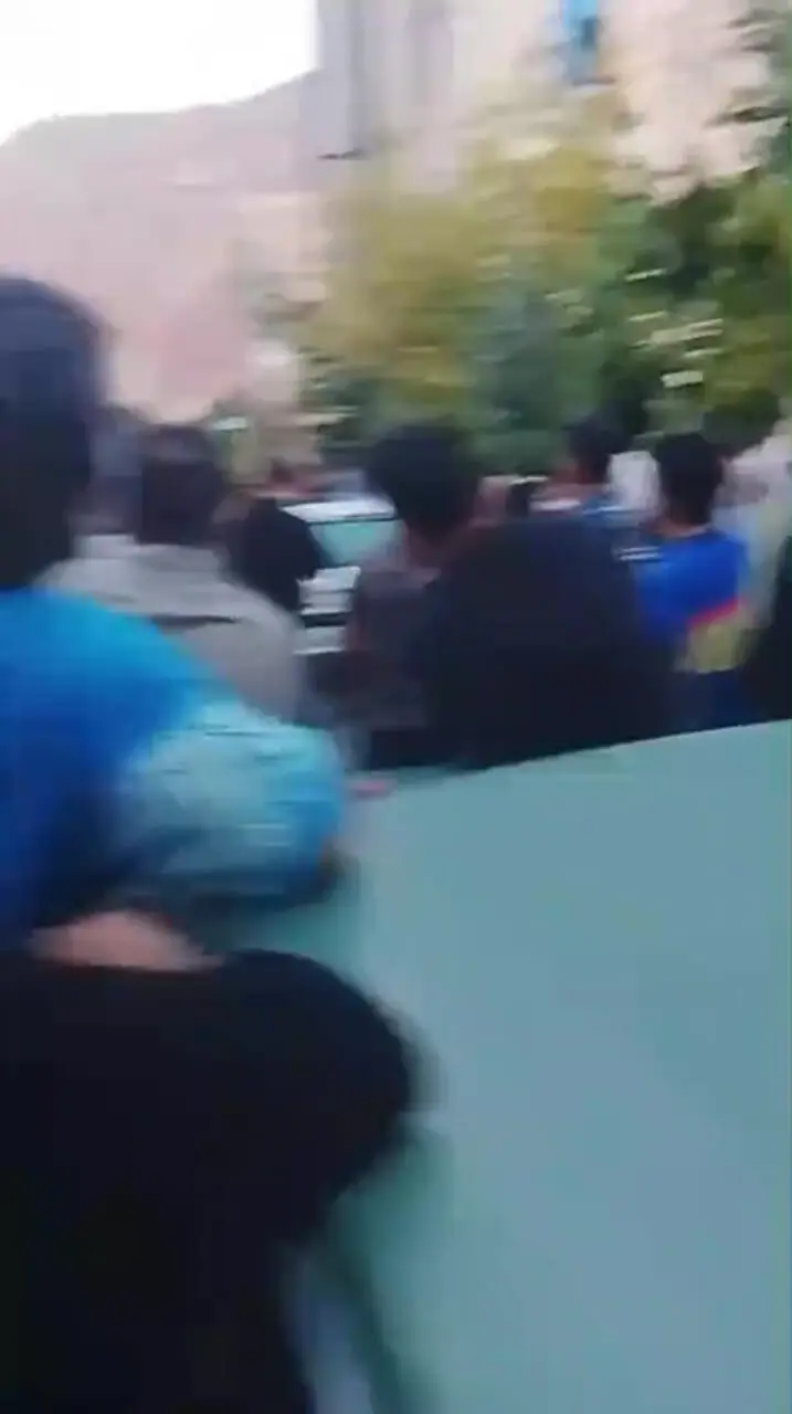 فیلم صحنه قتل دردناک نوزاد چند روزه توسط پدرش و پرت جنازه اش از پنجره آپارتمان به بیرون