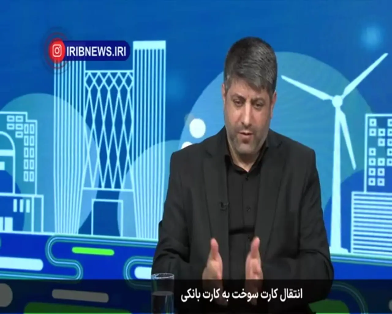  قیمت بنزین در طرح انتقال کارت سوخت به کارت بانکی خودکار محاسبه می‌شود
