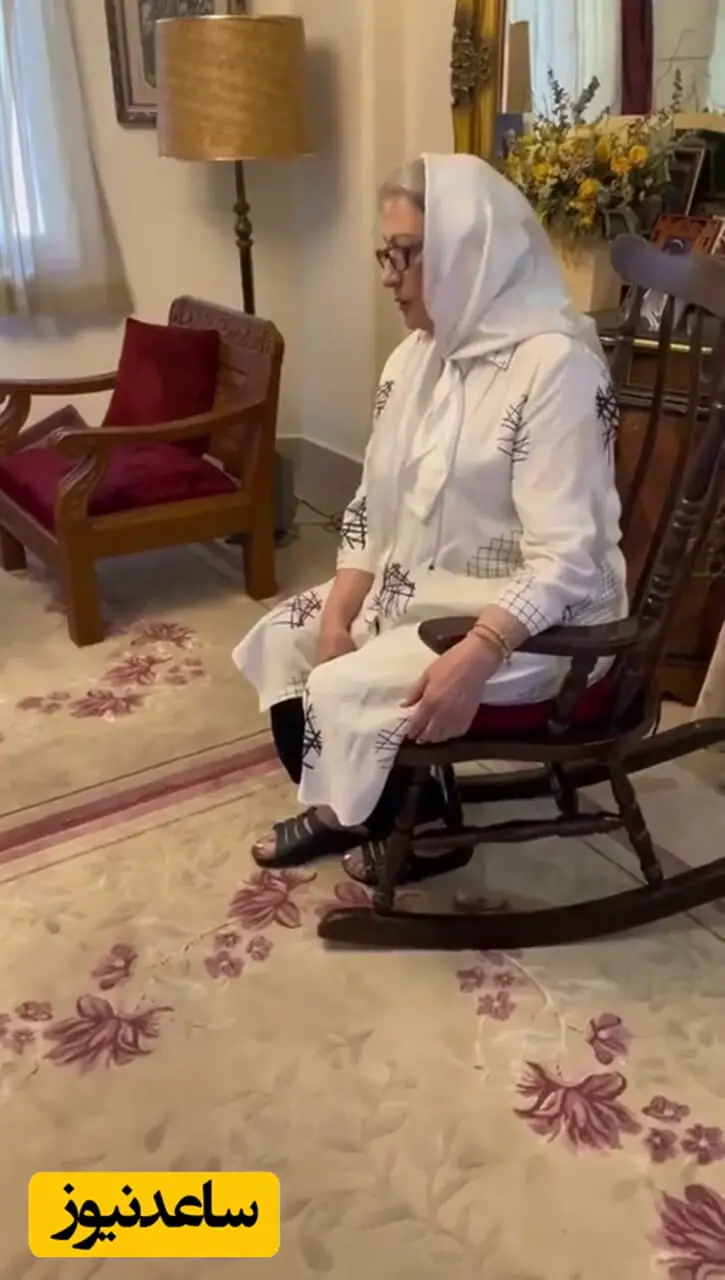 فیلم/نگاهی به چیدمان منزل شاهانه و سنتی «مریم امیرجلالی» بازیگر شام ایرانی / از صندلی راک و مبلمان کلاسیک تا فرش خوش‌ آب و رنگ و تابلوهای هنری و پرده‌های حریر