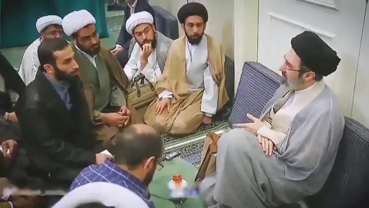 اولین فیلم از آیت الله سید مجتبی خامنه‌ای رهبر انقلاب منتشر شد