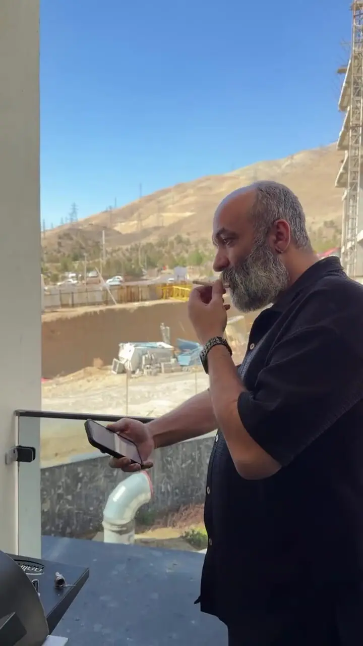 فیلم/ نگاهی به منزل شیک و لوکس پیام احمدی نیا بازیگر سریال رویای نیمه شب / از لوستر های لوکس تا مبلمان مجلل