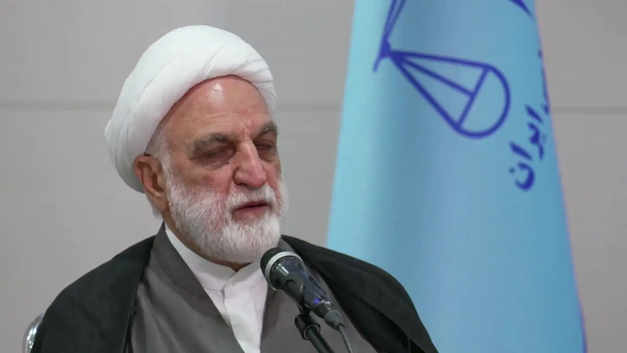 رئیس قوه قضاییه : خبرنگاران برای آگاهی بخشی عمومی به دل معرکه ها می زنند/ در مورد فهرست عفوهای مناسبتی دستورالعملی مشخص تدوین و ابلاغ شود