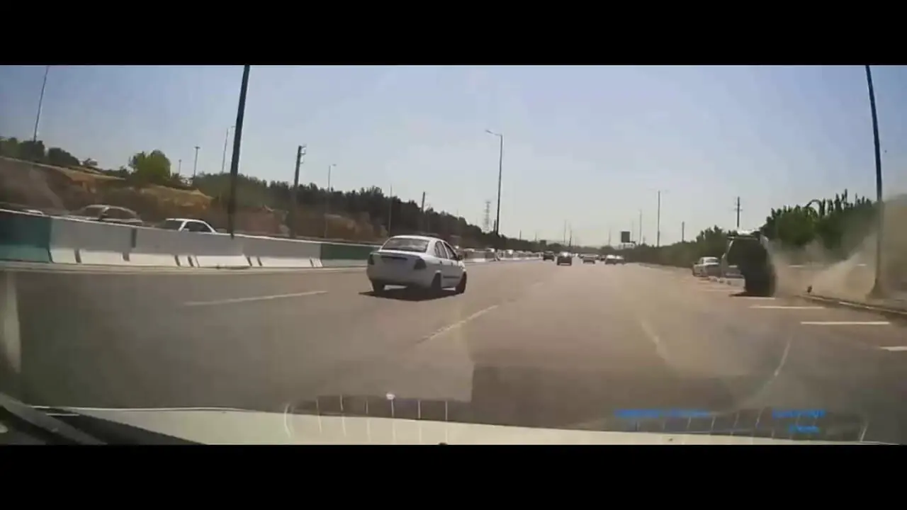 فیلم پربازدید از پرتاب شد موتور خودروی پژو پارس در تصادف !
