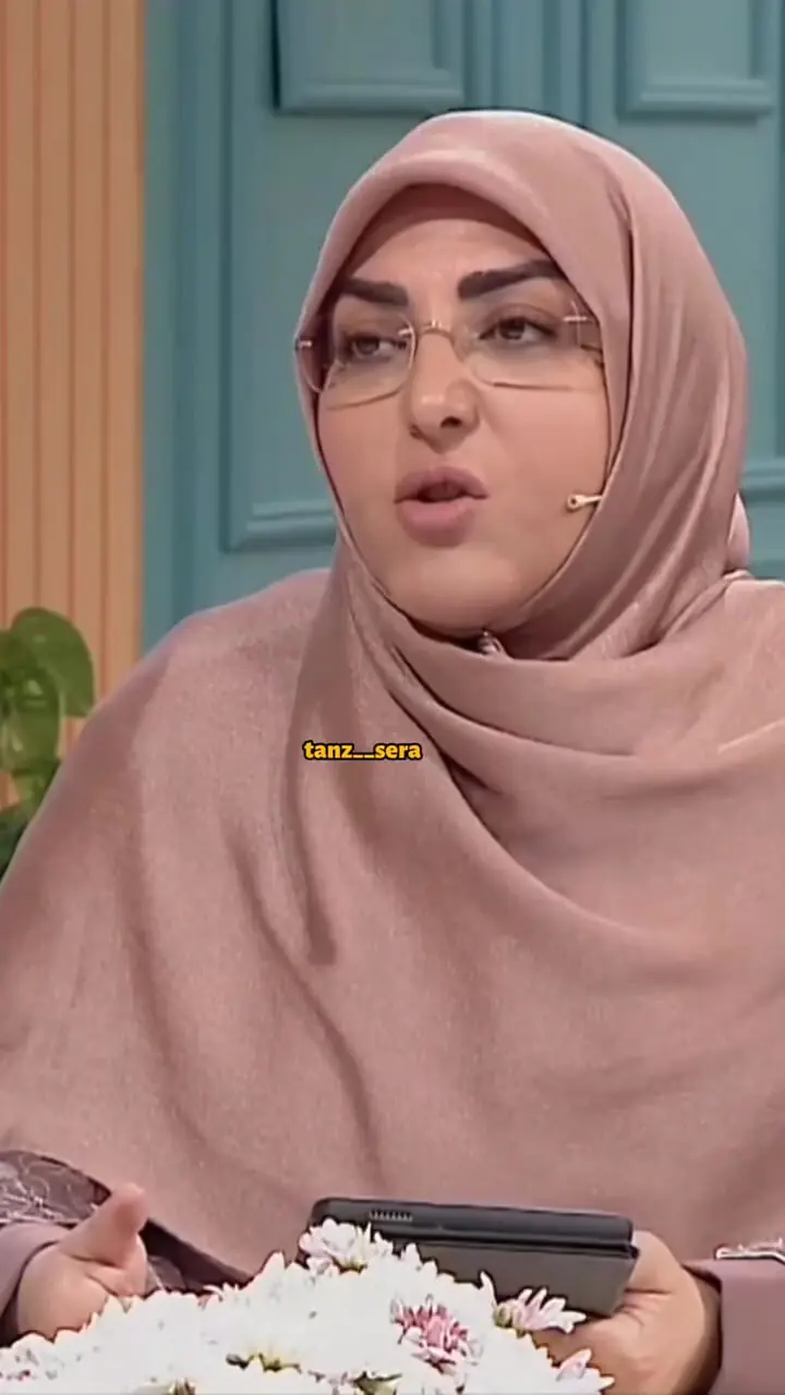 فیلم / پیام خجالت آور دختر 21 ساله به المیرا شریفی مقدم / عاشق مرد متاهلی با 3 تا بچه اش شده ام