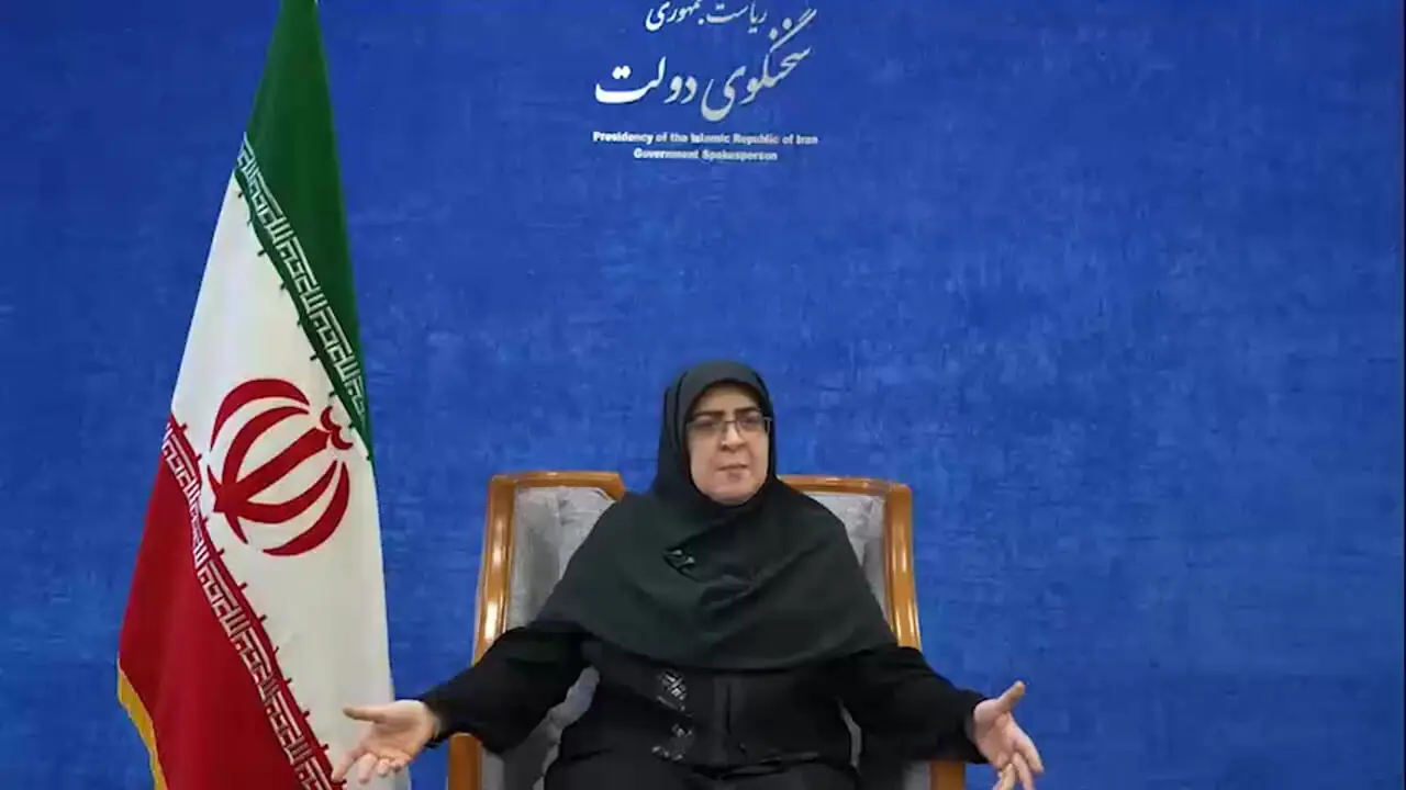 فیلم / ماجرای قلب نشان دادن سخنگوی دولت به خبرنگاران چه بود؟