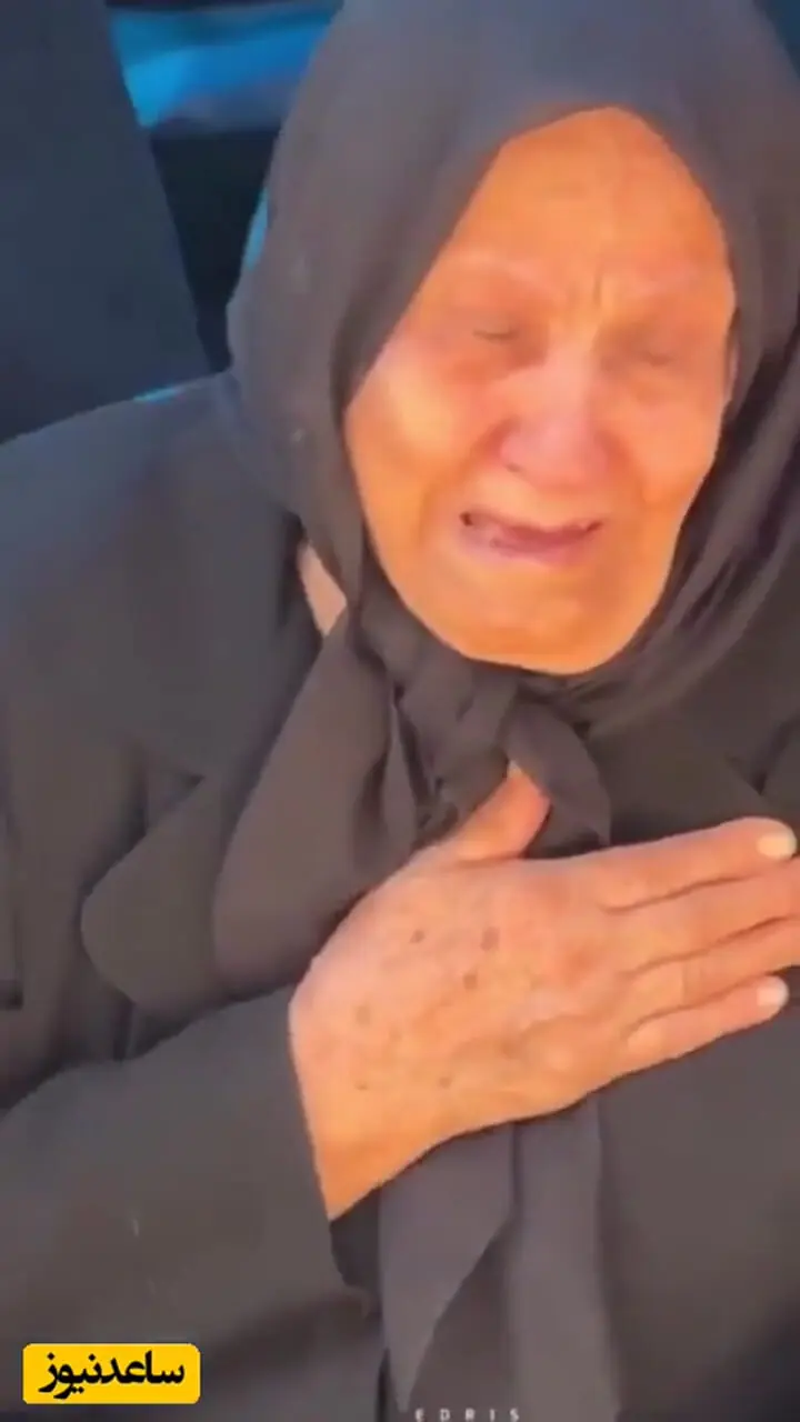 فیلم/ نگاهی به مراسم چهلم اکبر عبدی / ضجه‌ و مویه‌های همسر و برادر اکبر عبدی بر سر خانهٔ ابدی سلطان کمدی ایران