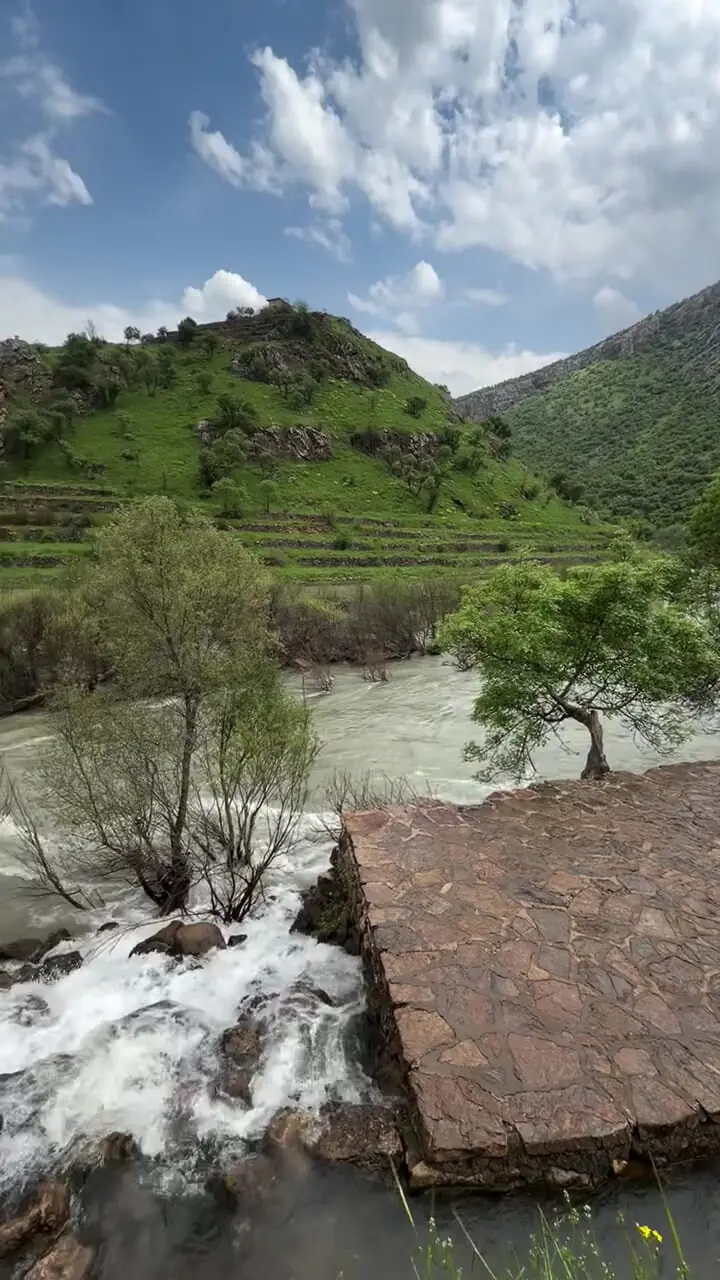 فیلم از کانی قل چشمه جوشان کردستان