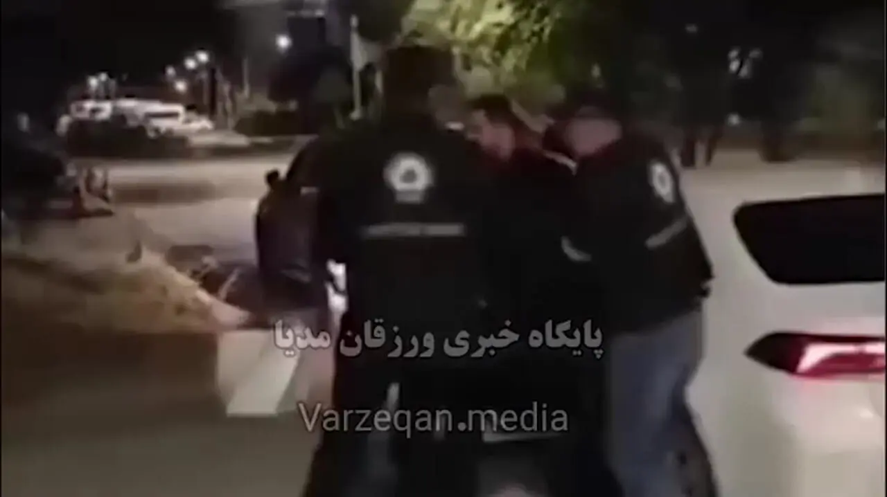 فیلم / بازداشت داماد بخاطر 10 کیلو طلای هدیه به عروس/ انتشار فیلم طلاها کار دستش داد