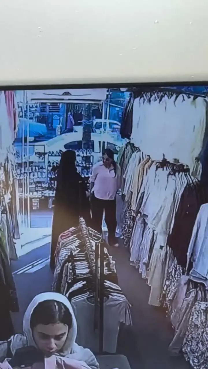 فیلم  چهره باز مادر و دختر سارق / با این تیپ و استایل ببینید چی سرقت می کنند؟!