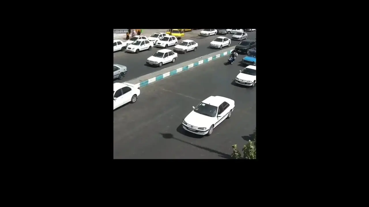 فیلم / این موبایل قاپ ها می شناسید ؟! / سرقت گوشی دختر جوان در روز روشن در کمتر از چند ثانیه