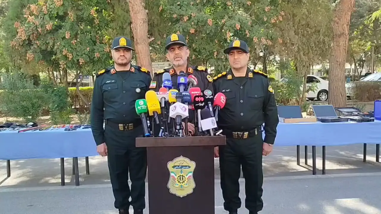 ​انهدام 12 باند و دستگیری 36 سارق در طرح ارتقاء امنیت اجتماعی / دستگیری سارقان قمه به دست از رانندگان اینترنتی
