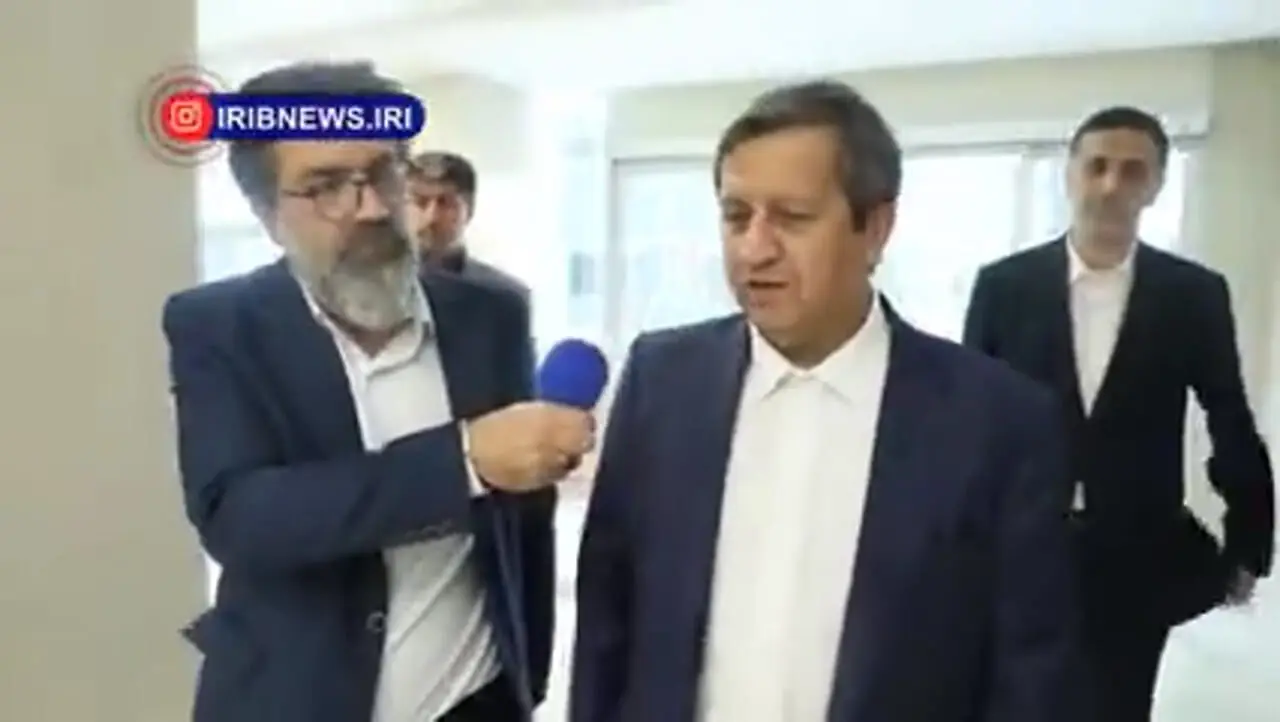 فیلم/  همتی خطاب به وزیر خزانه‌داری آمریکا؛ بشین و ببین! جوجه را آخر پاییز میشمارند!