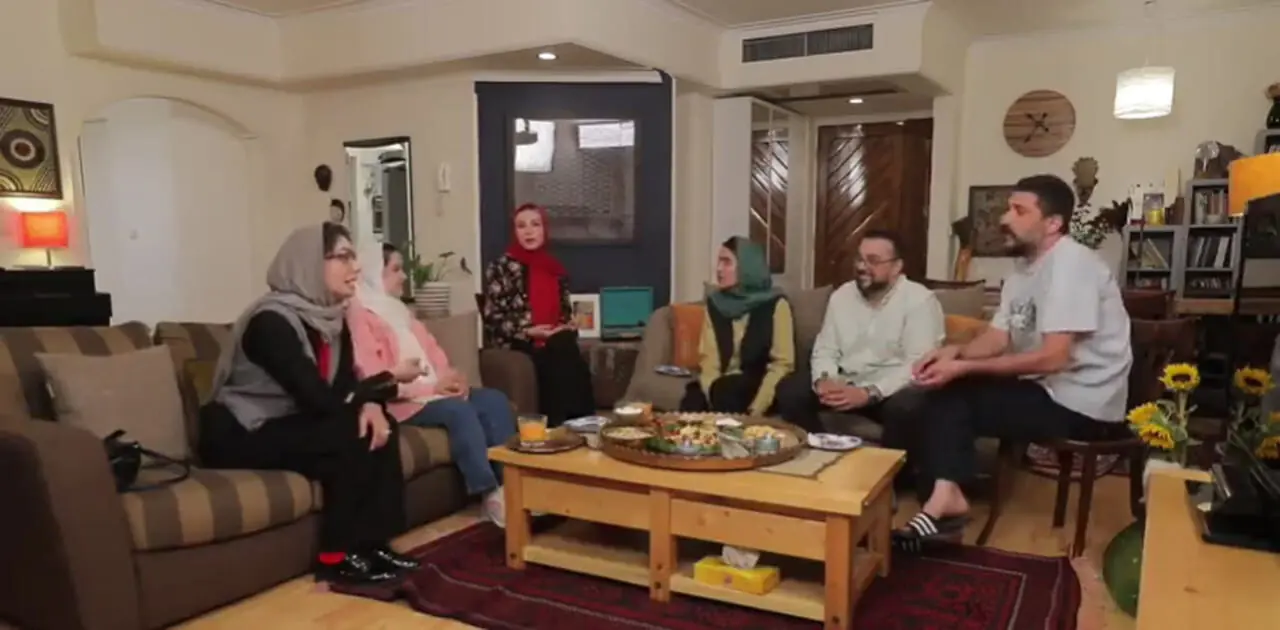 عکس و فیلام / نگاهی به چیدمان خانه حدیث میرامینی/ از آشپزخانه ی رویایی با چیدمان اروپایی تا پیانوی کلاسیک و پنجره نیم دایره ای
