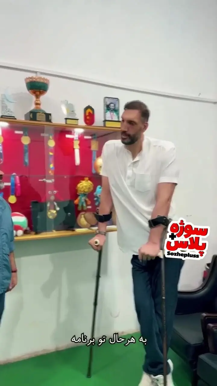 فیلم بازگشت احسان علیخانی با چهره ای پیرتر جلوی دوربین / دیدار احسان علیخانی و مرتضی مهرزاد بعد از گذشت 17 سال 
