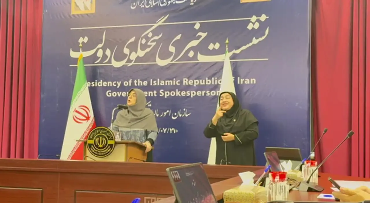 فیلم/ واکنش سخنگوی دولت به تجمع مقابل منزل حسن روحانی: نقد با بی‌حرمتی متفاوت است