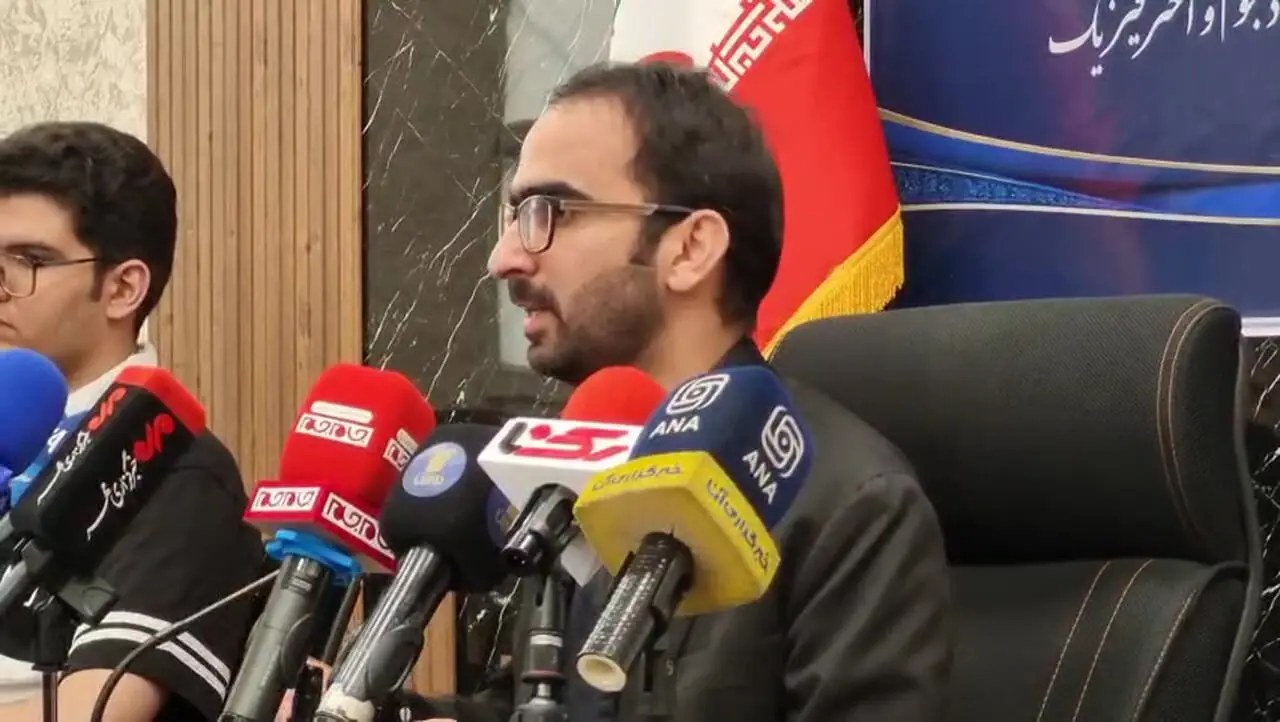  ۵ طلای جهانی در میانه بمباران؛ نخبگان ایران چگونه قهرمان شدند؟/ رئیس باشگاه دانش‌پژوهان جوان: جنگ، کلاس‌های حضوری و دسترسی به منابع علمی را مختل کرد + فیلم
