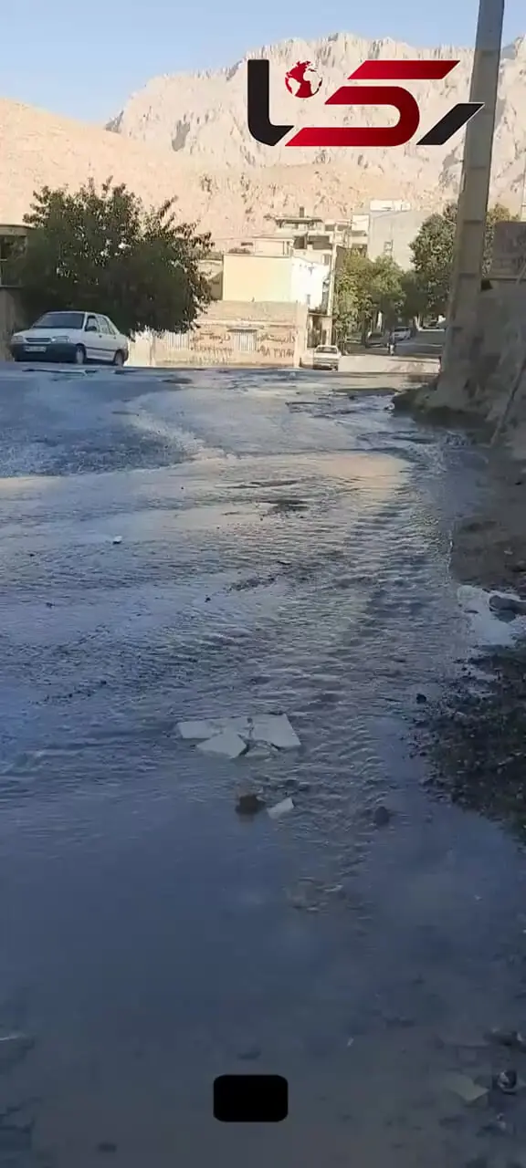 فیلم هدر رفتن آب شرب در خیابان های هرسین / مردم از نیمه شب بی آب ماندند!