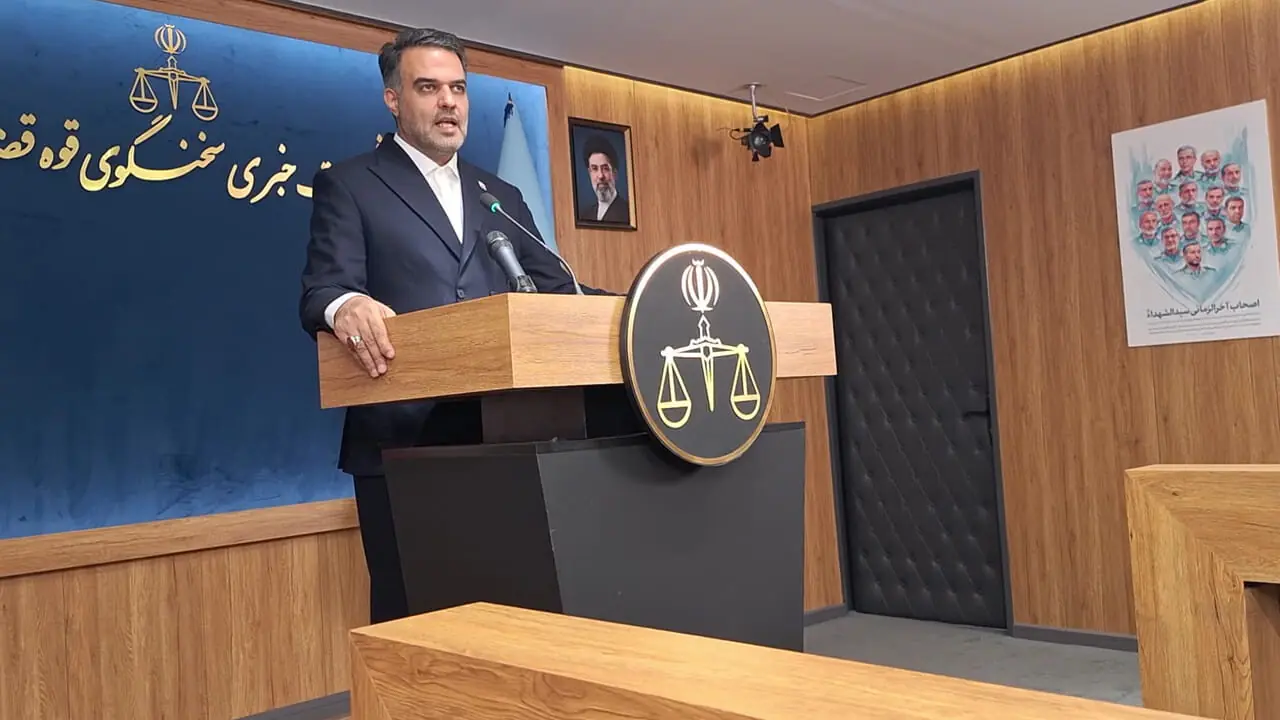 فیلم/ سخنگوی قوه قضائیه: صدور حکم در پرونده‌ های دی‌ماه 1404 لزوماً به تفهیم اتهام قتل نیاز ندارد / در میدان علیخانی اصفهان فاجعه انسانی رخ داد 