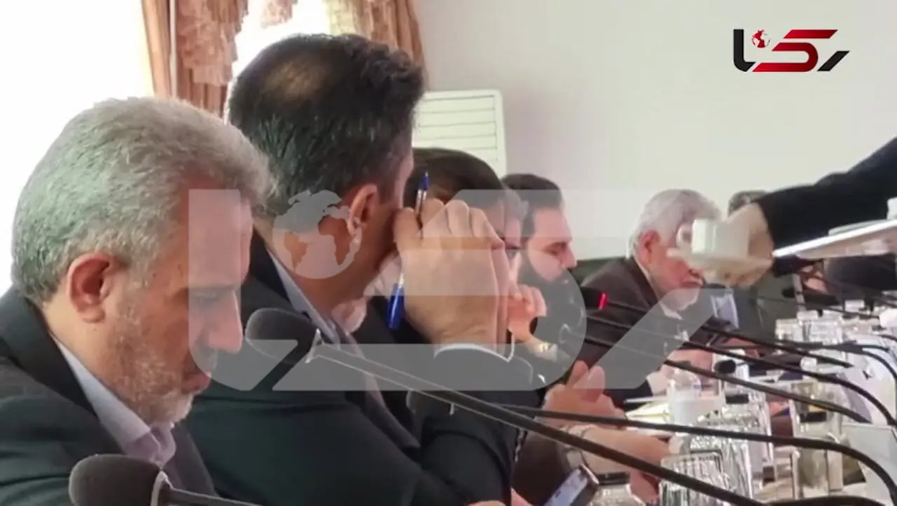 فیلم/ رئیس اتاق اصناف زنجان: کالابرگ اصناف خرد واریز نمی‌شود؛ فروشگاه‌های بزرگ فربه و کوچک‌ها حذف می‌شوند