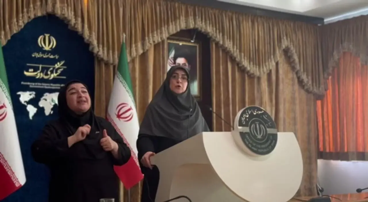 تلاش می کنیم تخصیص ارز واردات کالاهای اساسی به موقع انجام شود