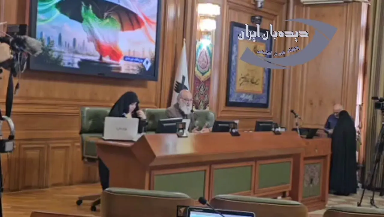 فیلم/ تشویق زاکانی در شورای شهر 
