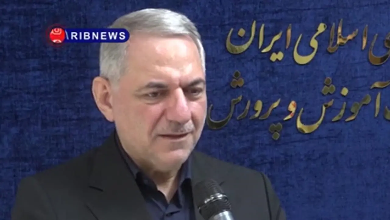 فیلم / تحصیل دانش آموزان خارجی در مدارس مجازی ایران