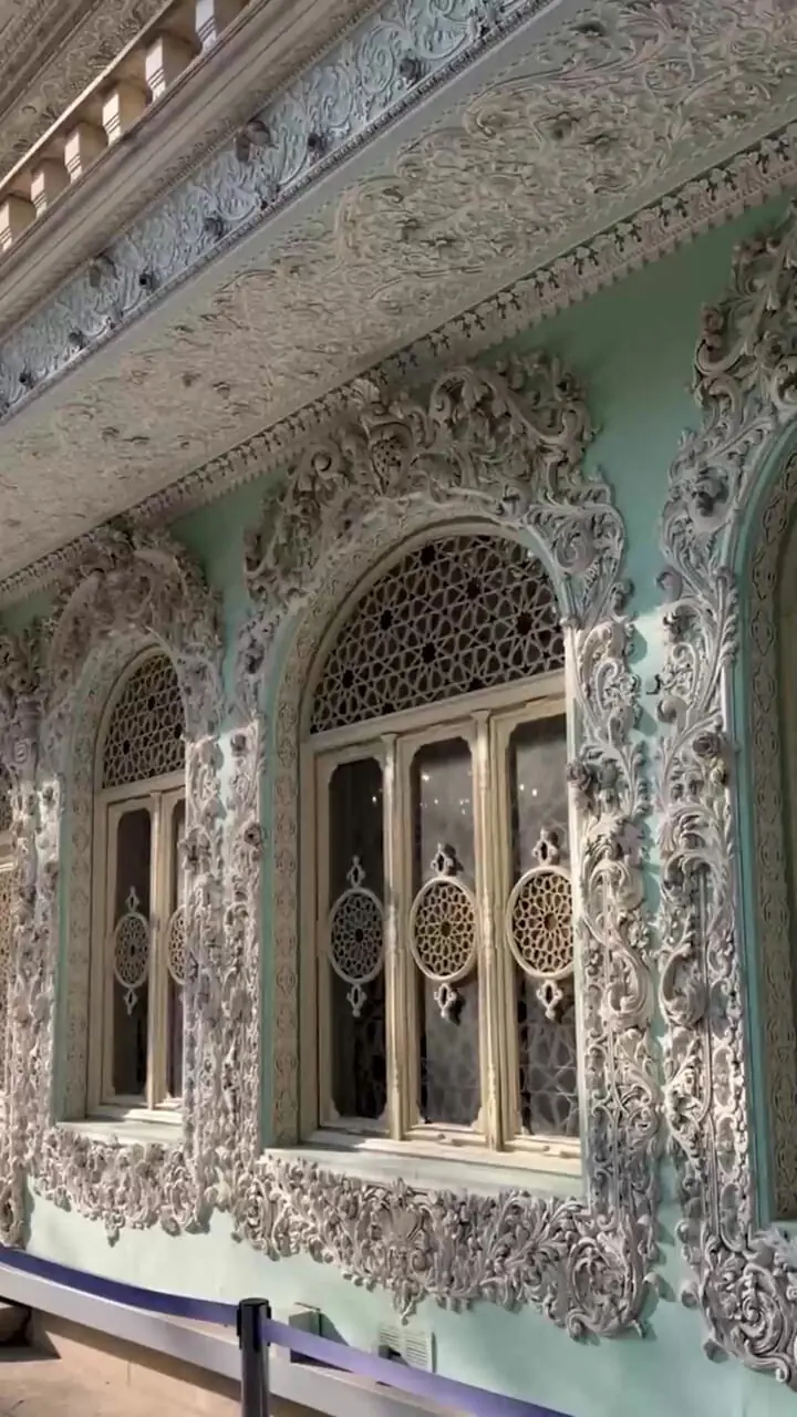 فکر کن! معماری و گچ بری موزه زمان 12 سال طول کشید