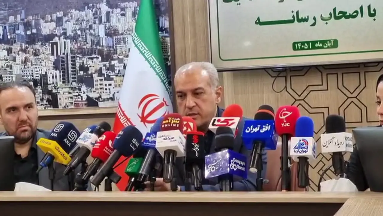 فیلم/ کشف بمب عمل‌ نکرده در زعفرانیه هنگام جست‌ و جوی طلا در آوار یک ساختمان